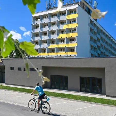 Lelle Szálloda 3*