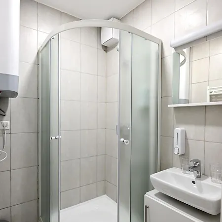 Lelle Szálloda 3*